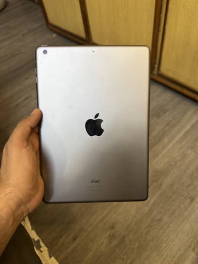Apple Ipad Air orignal 10/10 condition
