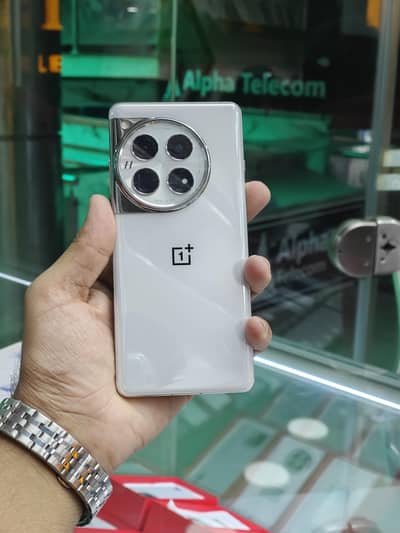 One Plus 12 non pta 12/256 10/10 condition available