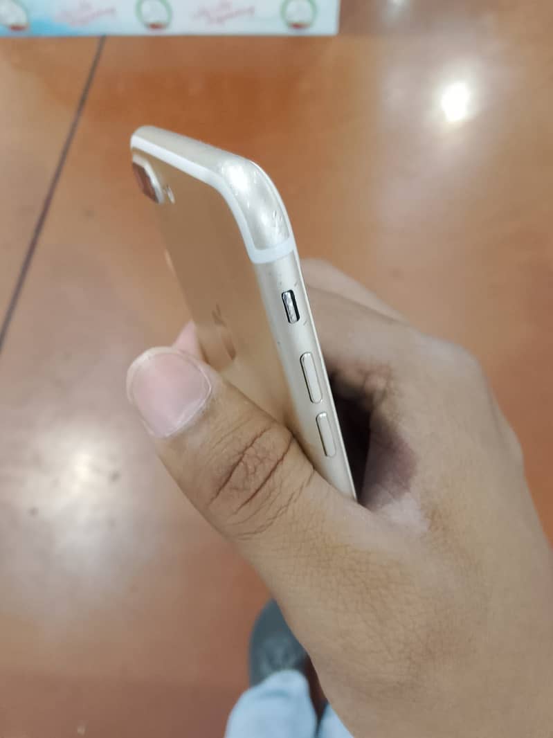 Apple iPhone 7 Plus 3