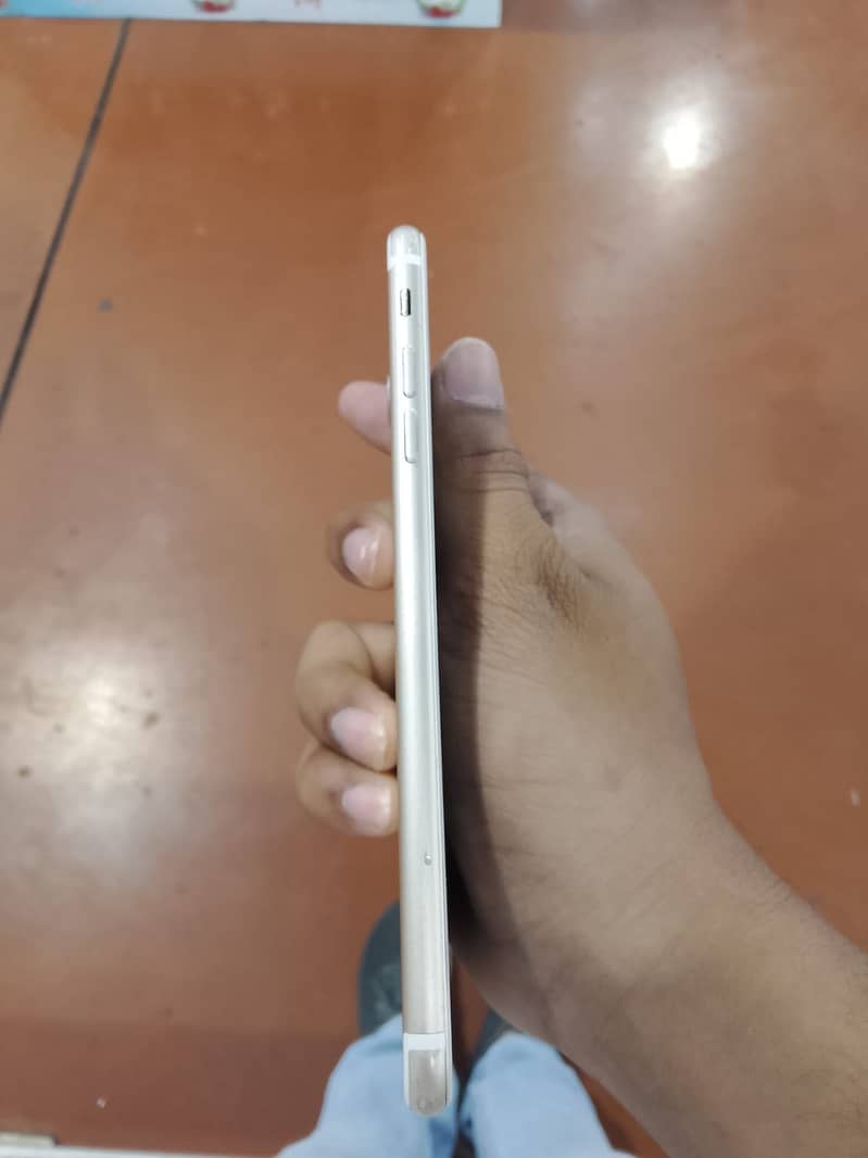 Apple iPhone 7 Plus 5