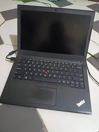 Lenovo laptop core i5 6th generation 4ram 128ssd 2hr+ btry backup o
