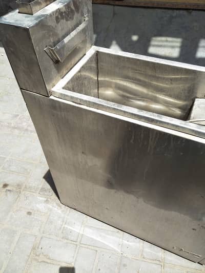 Fryer for sale ha thora sa kharcha karna huga on wagera ha maybe not