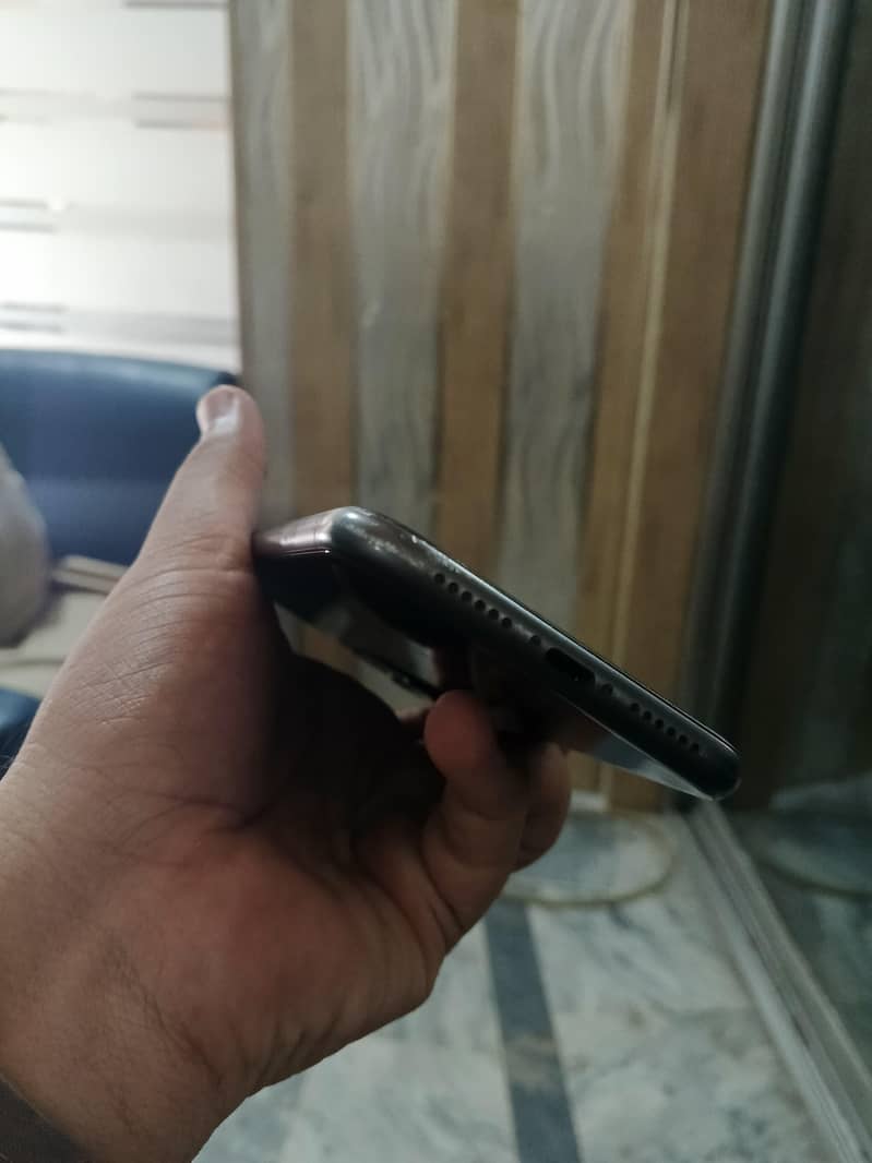 Apple iPhone 11 2