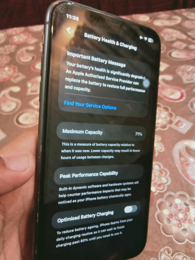Apple iPhone 11 4