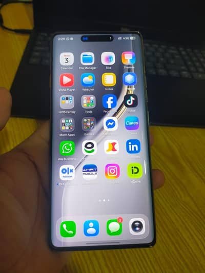 Tecno CAMON 40 Pro