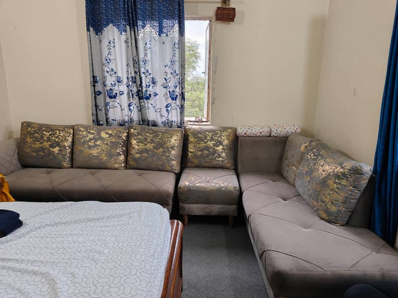 L-Shap sofa 0