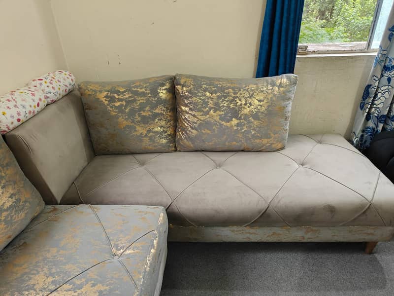 L-Shap sofa 1
