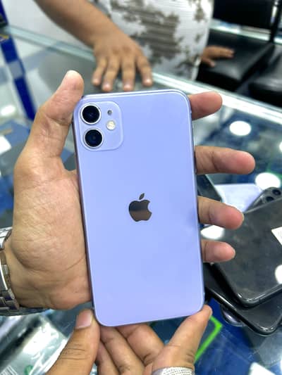 iPhone 11  64 GB