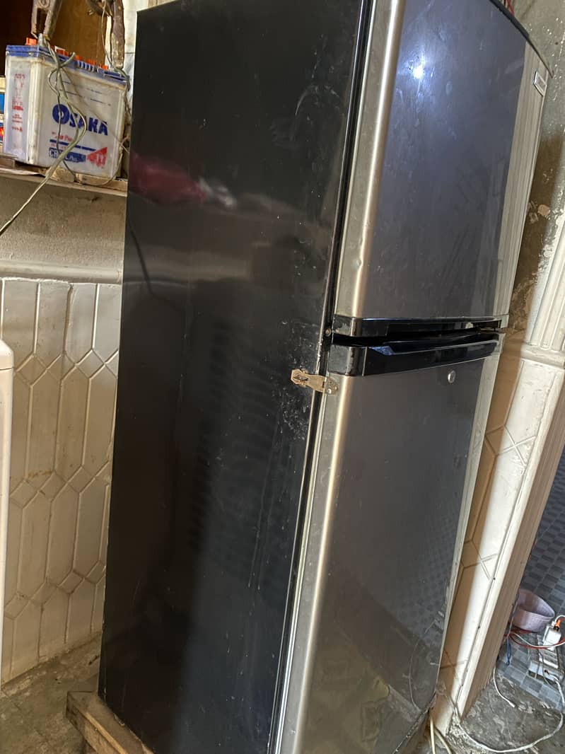Refrigerator 0
