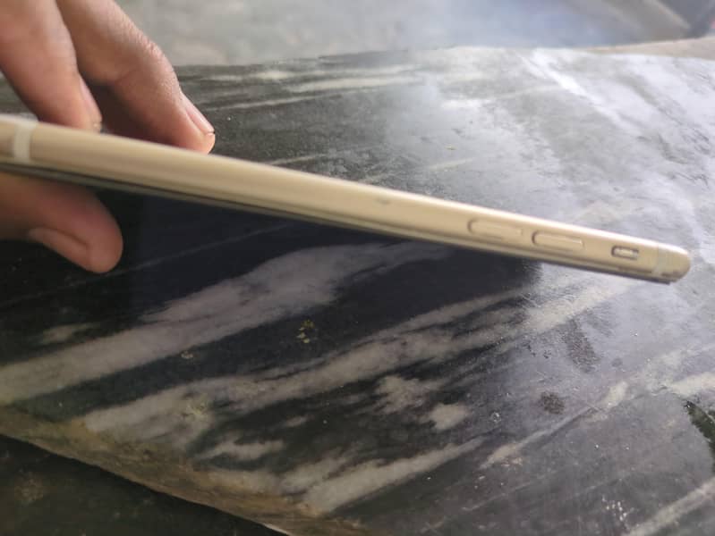 Apple iPhone 7 2