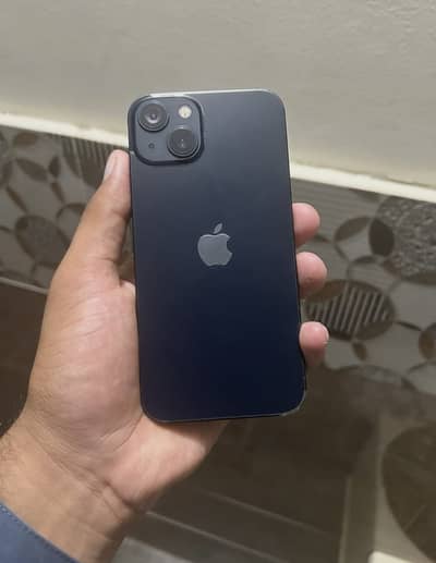 Apple iPhone 13