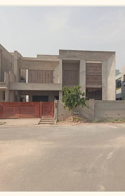 20 Marla gray structure House available for sale in DHA Multan sector H