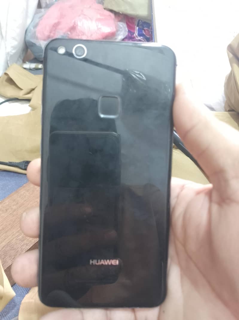 p 10 lite 1