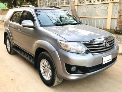 Toyota Fortuner V 2013