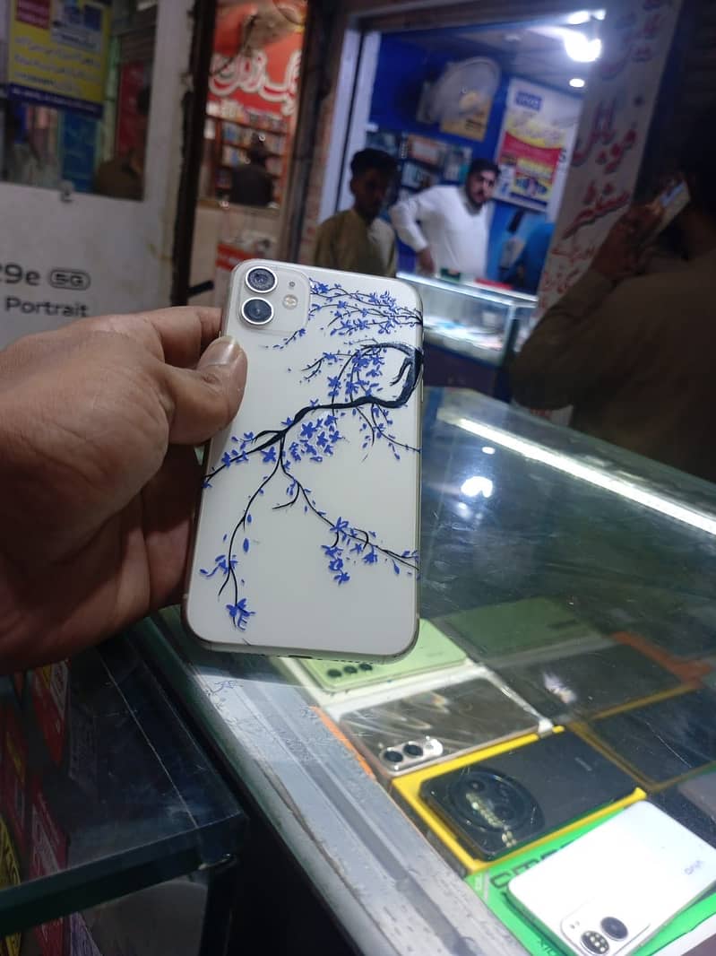 iPhone 11 sim time 1