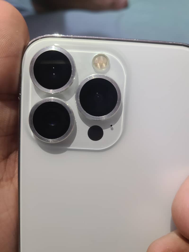 Apple iPhone 13 Pro 0