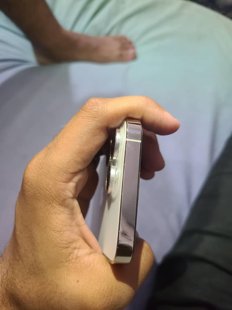 Apple iPhone 13 Pro 3