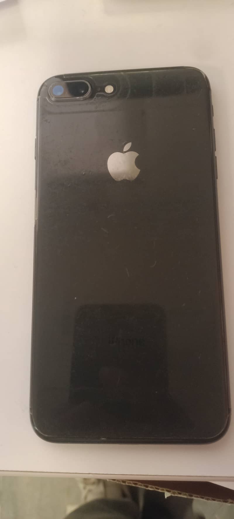 Apple iPhone 8 Plus 1