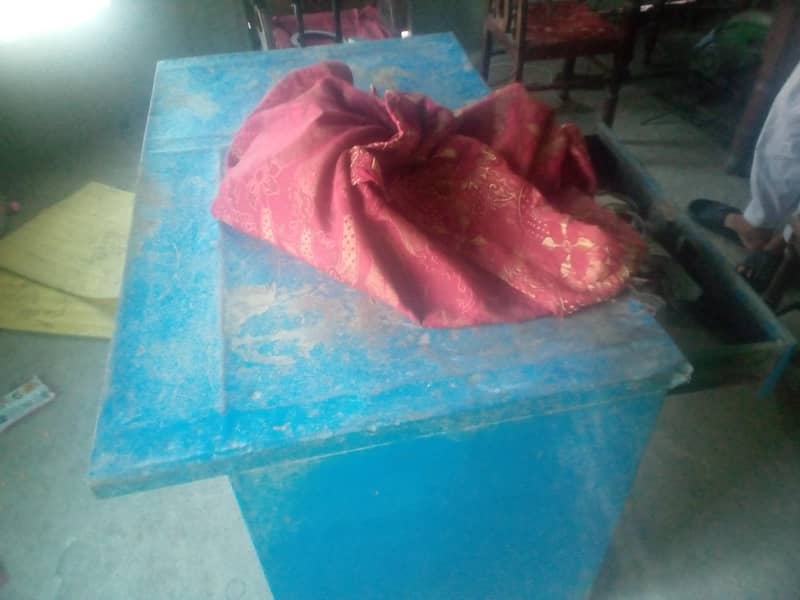 computer table 1