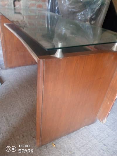 New condtition ofice computer table ful size