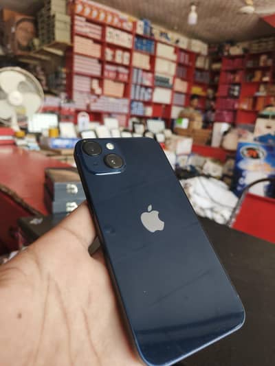 Apple iPhone 13