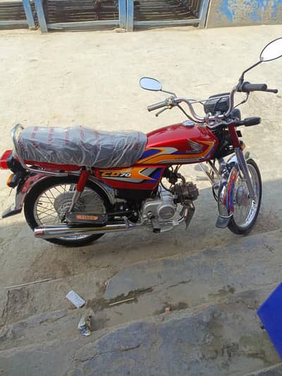 bilkul new hai. . . 10/10. bio metric on the spot