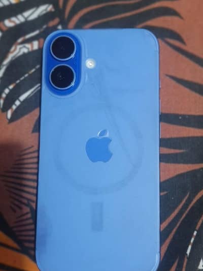 Apple iPhone 16