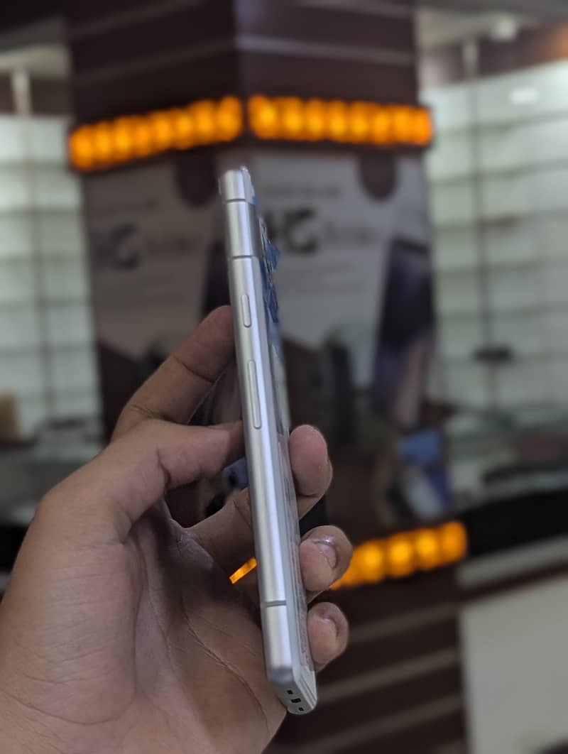 Google Pixel 7a 3