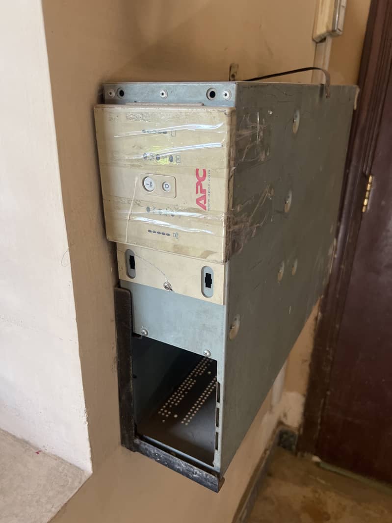 APC UPS 0