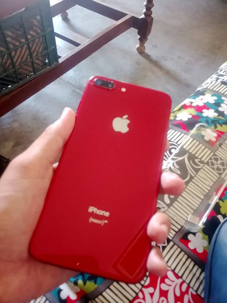 Apple iPhone 8 Plus 2