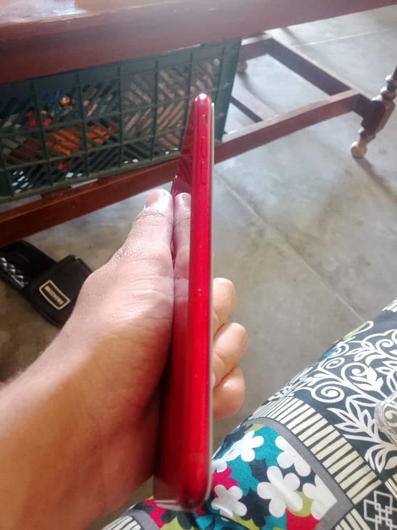 Apple iPhone 8 Plus 4