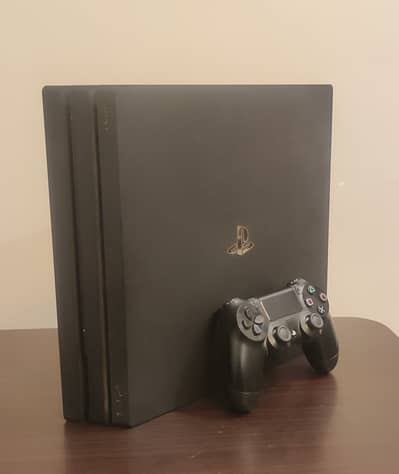 PLAYSTATION 4 PRO - 1TB - 4K - Carefully Used