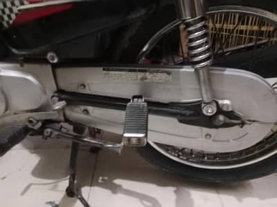 Honda 125 black