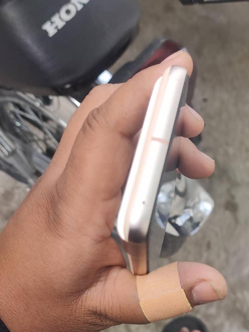Google Pixel 8 2