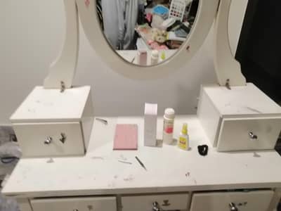 dressing table