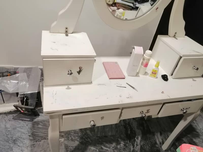 dressing table 2
