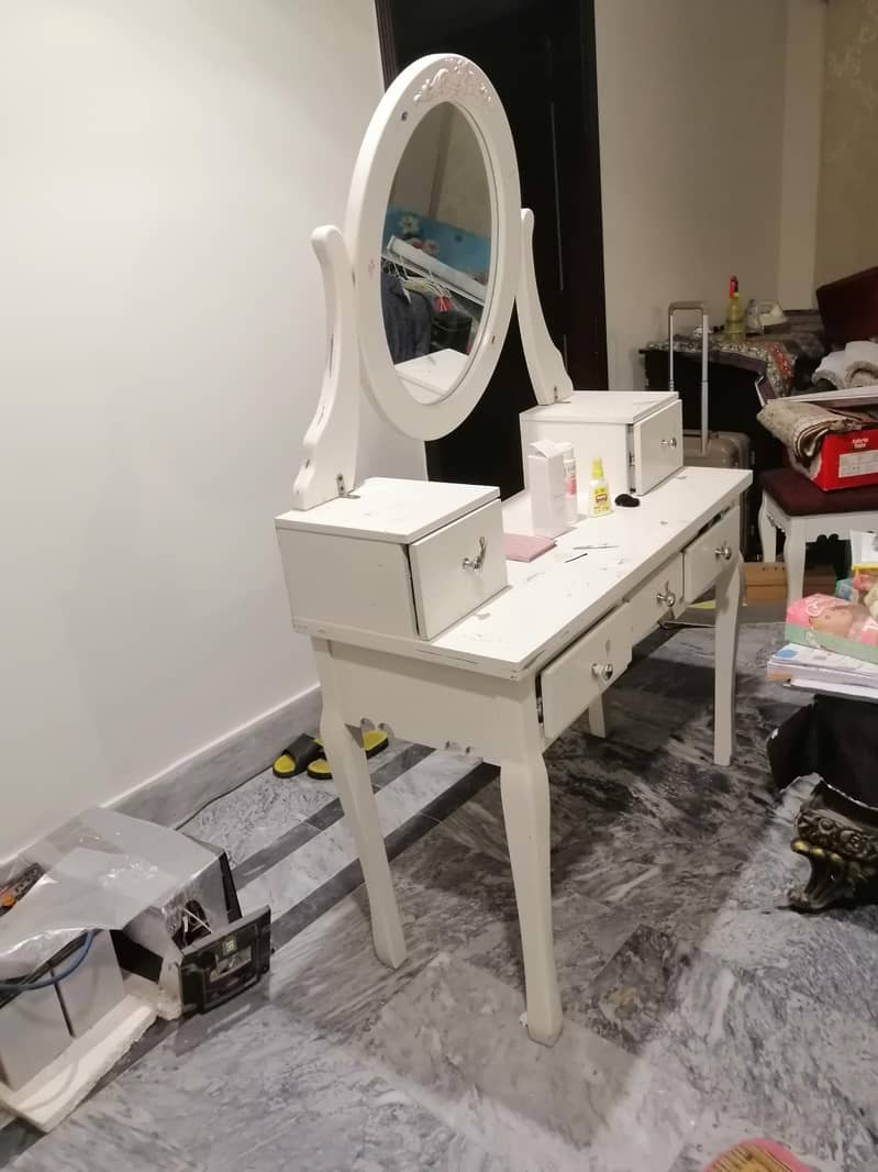 dressing table 4