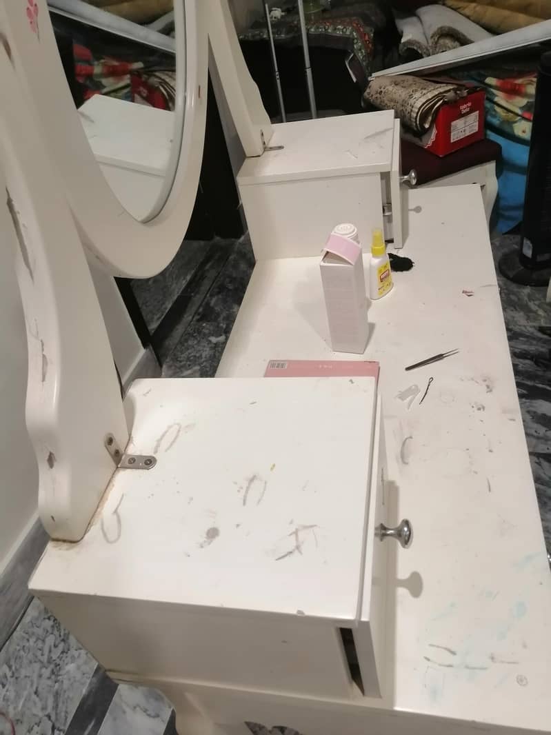 dressing table 5