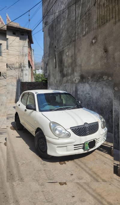 Toyota duet storia 2002 model