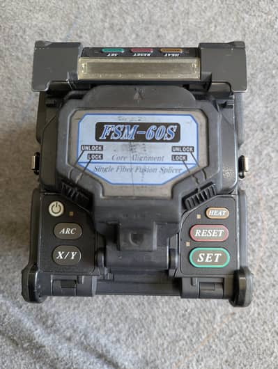 Fujikura 60s Splicing Machine