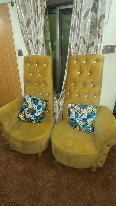 We are moving towards abroad that’s y I m selling my room chairs