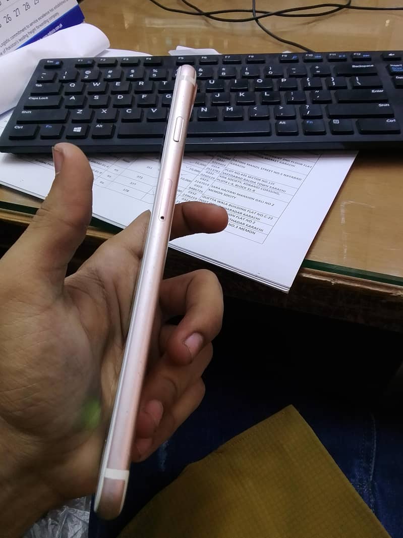 Apple iPhone 7 Plus 0