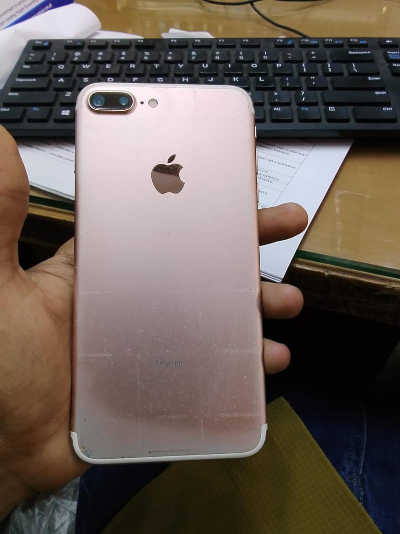 Apple iPhone 7 Plus 2
