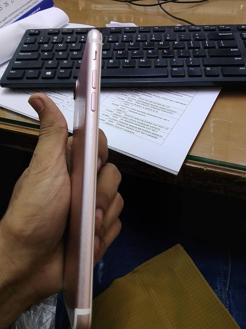 Apple iPhone 7 Plus 5