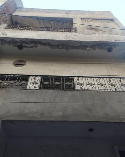 4 Marla 24 sqft house triple story old house urgent for sale