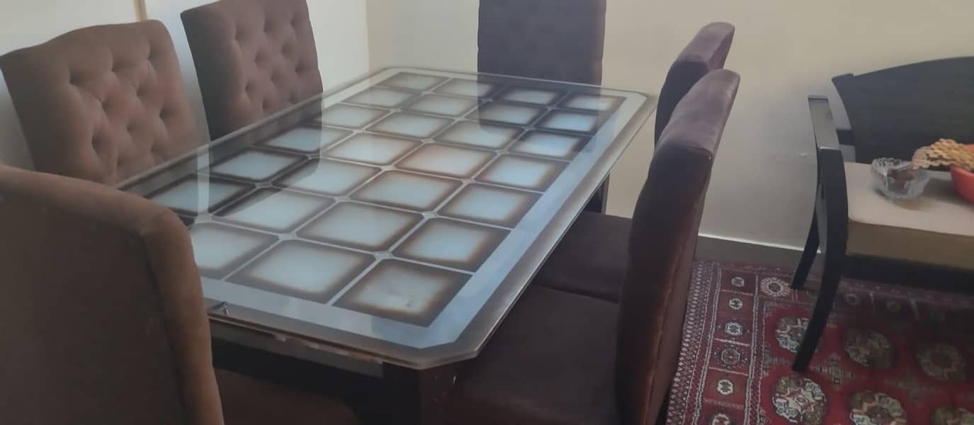 Dinning table 0