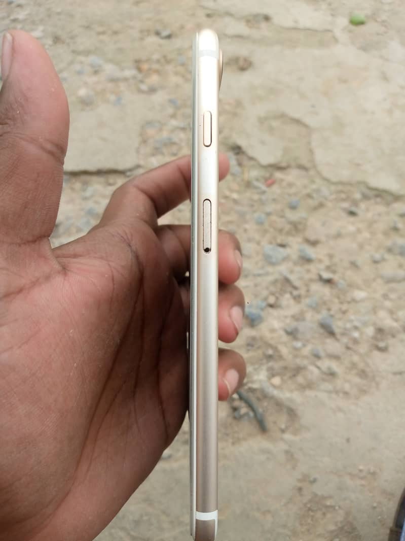 Apple iPhone 7 Plus 2