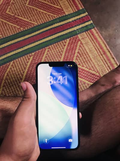 Apple iPhone 13