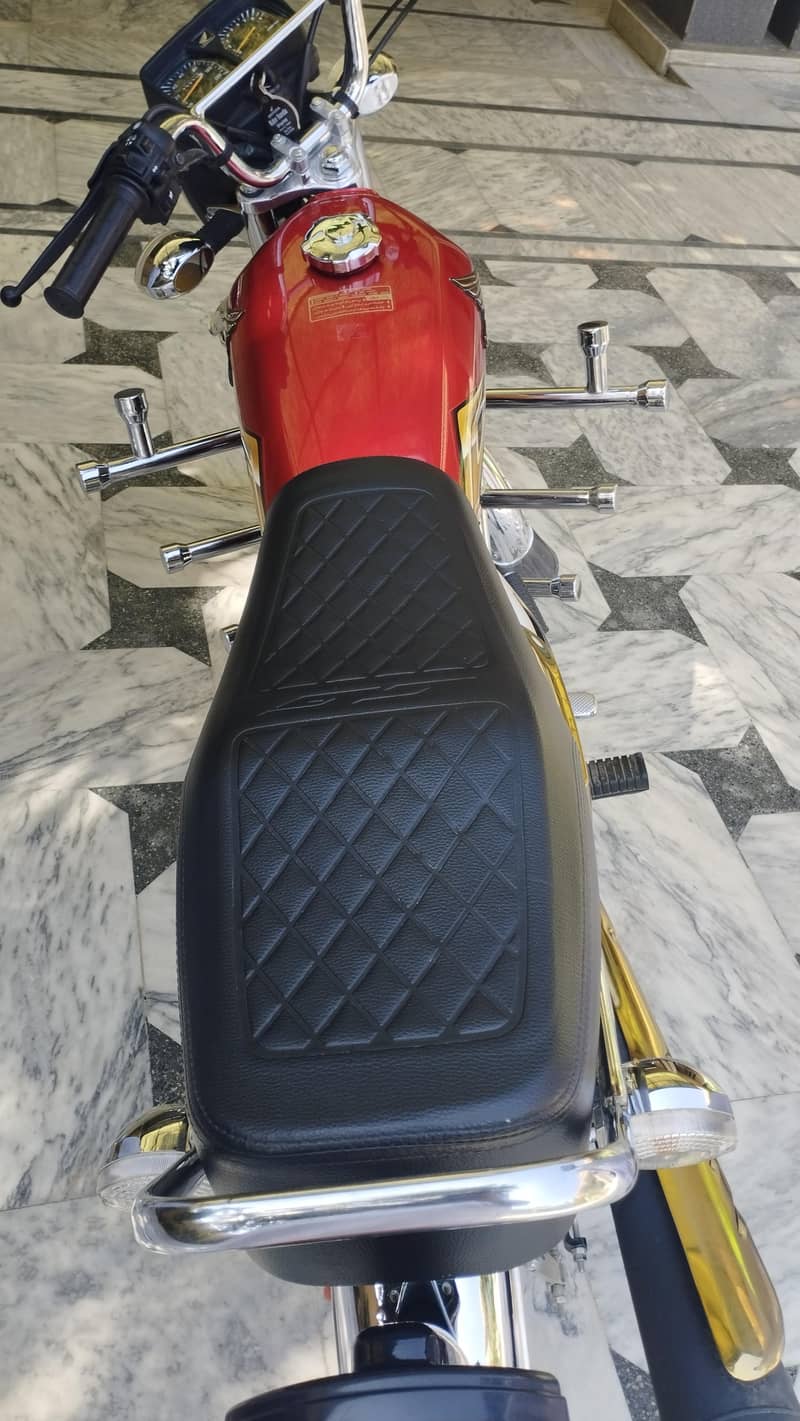 | Honda | CG 125 Golden Edition | Model 2026 | 4