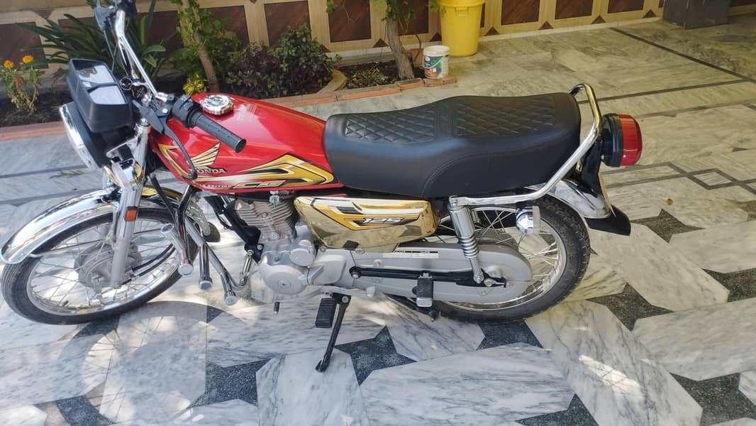 | Honda | CG 125 Golden Edition | Model 2026 | 9